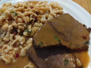 Braten mit Spätzle